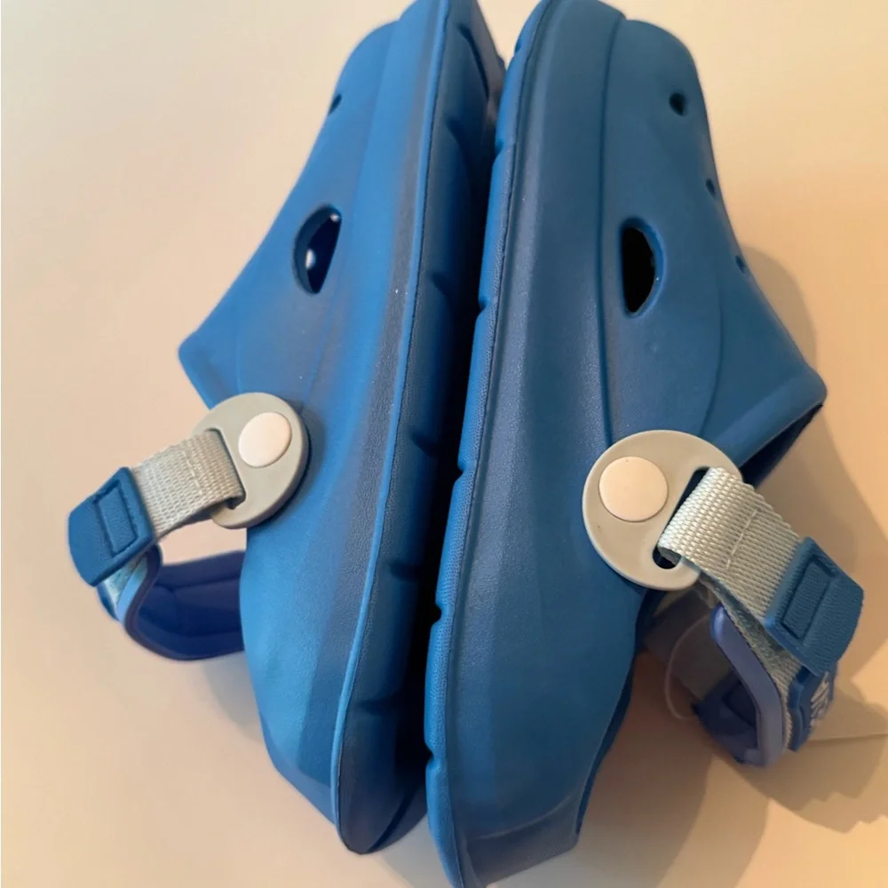 HEVA Kids 12 Lightweight Blue NEW Water Clogs with V Back Strap